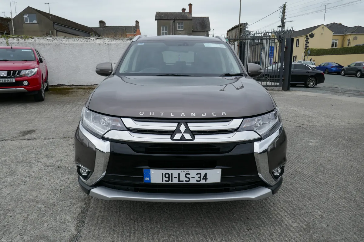 191, MITSUBISHI OUTLANDER  4WD 6MT 4DR - Image 4