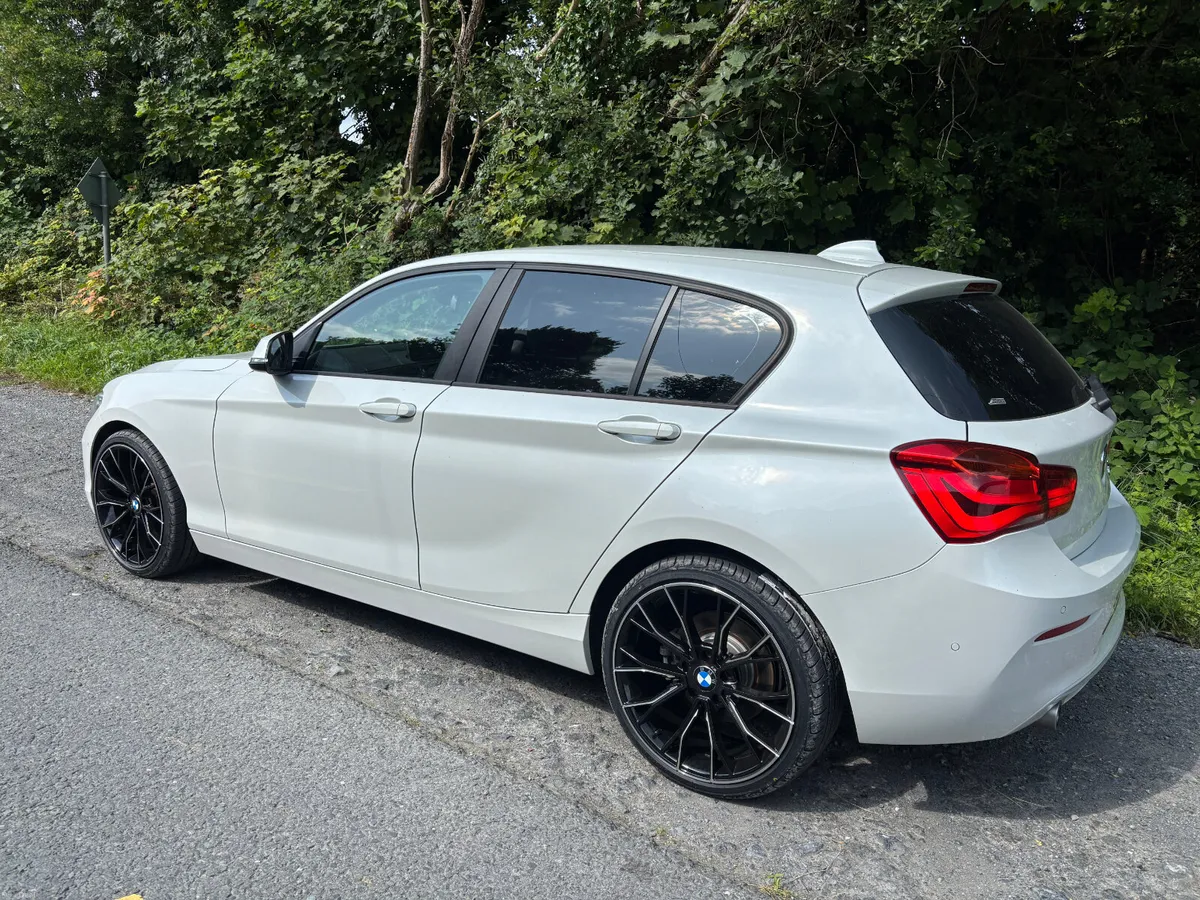 BMW 118d SE Automatic  2019 - Image 3