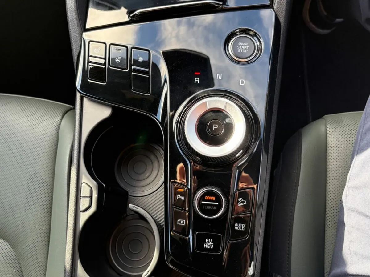 Kia Sportage HEV ANNIVERSARY EDITION **2 year AA** - Image 2