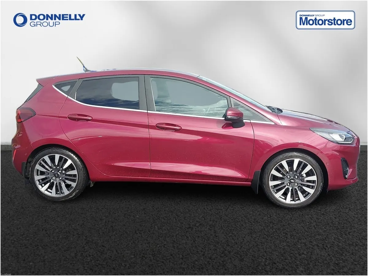 Ford Fiesta Hatchback Titanium Vignale - Image 3