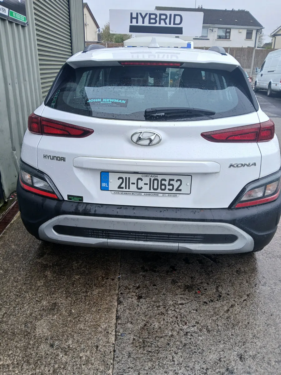 Hyundai KONA diesel hybrid 2021 1 owner low mls - Image 6
