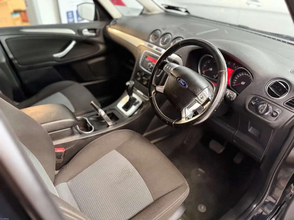 Ford Galaxy 2015. 2.0TDCI.  ZETEC  AUTOMATIC - Image 4