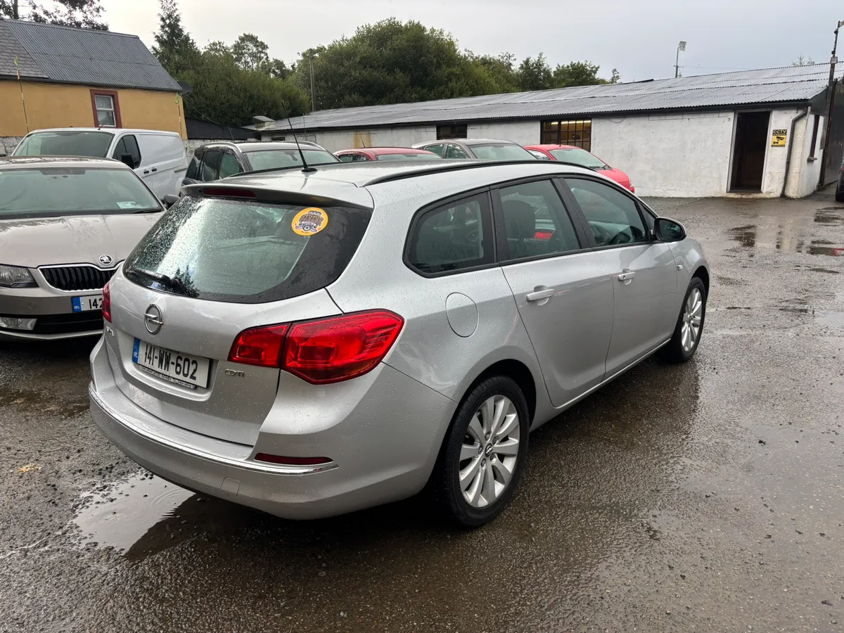 Stunning Low Mileage Opel Astra Estate NCT Tax - Image 4