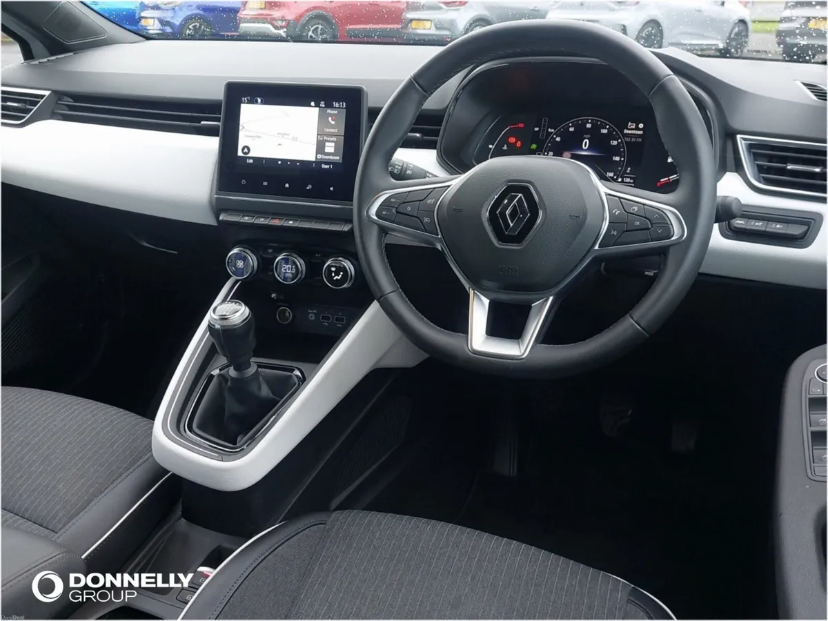 Renault Clio Hatchback SE Edition - Image 4