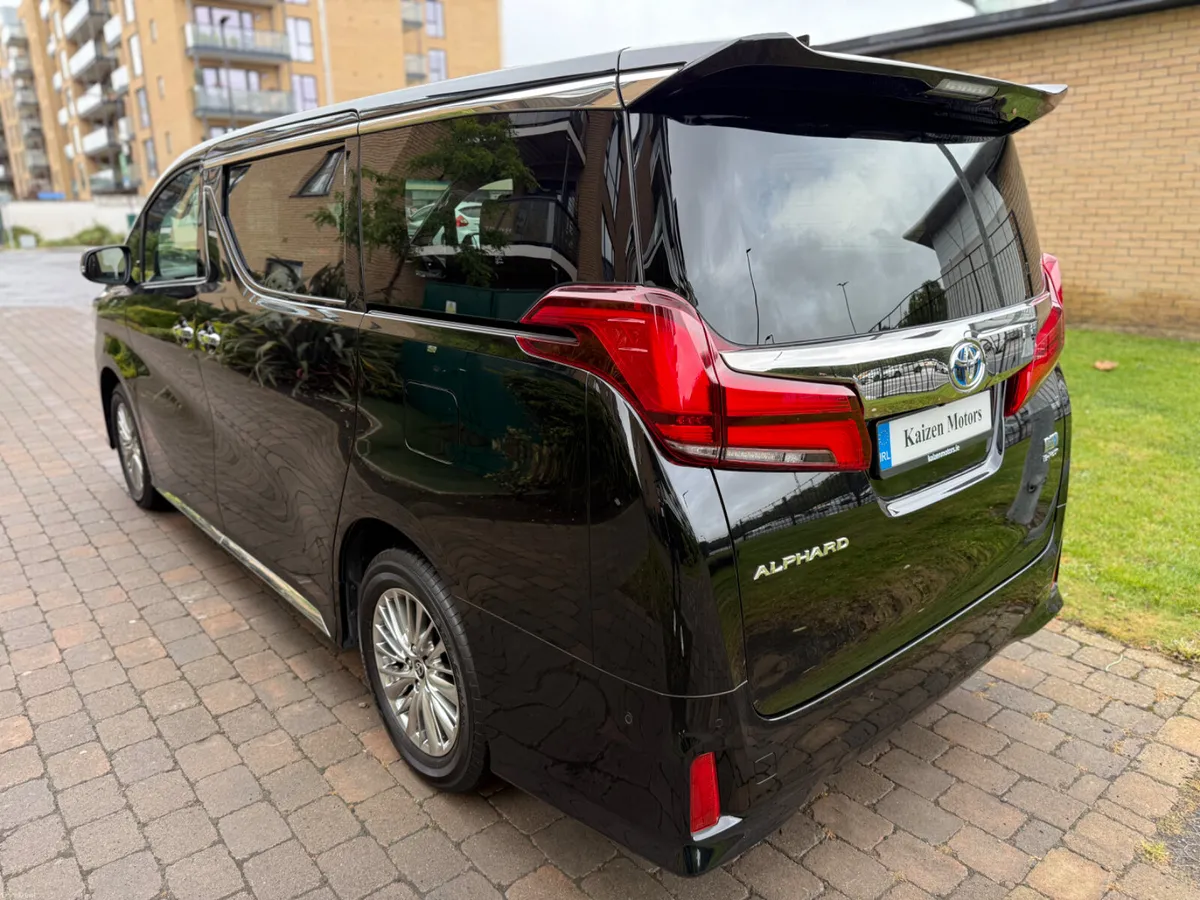 2023 Toyota Alphard - Image 5
