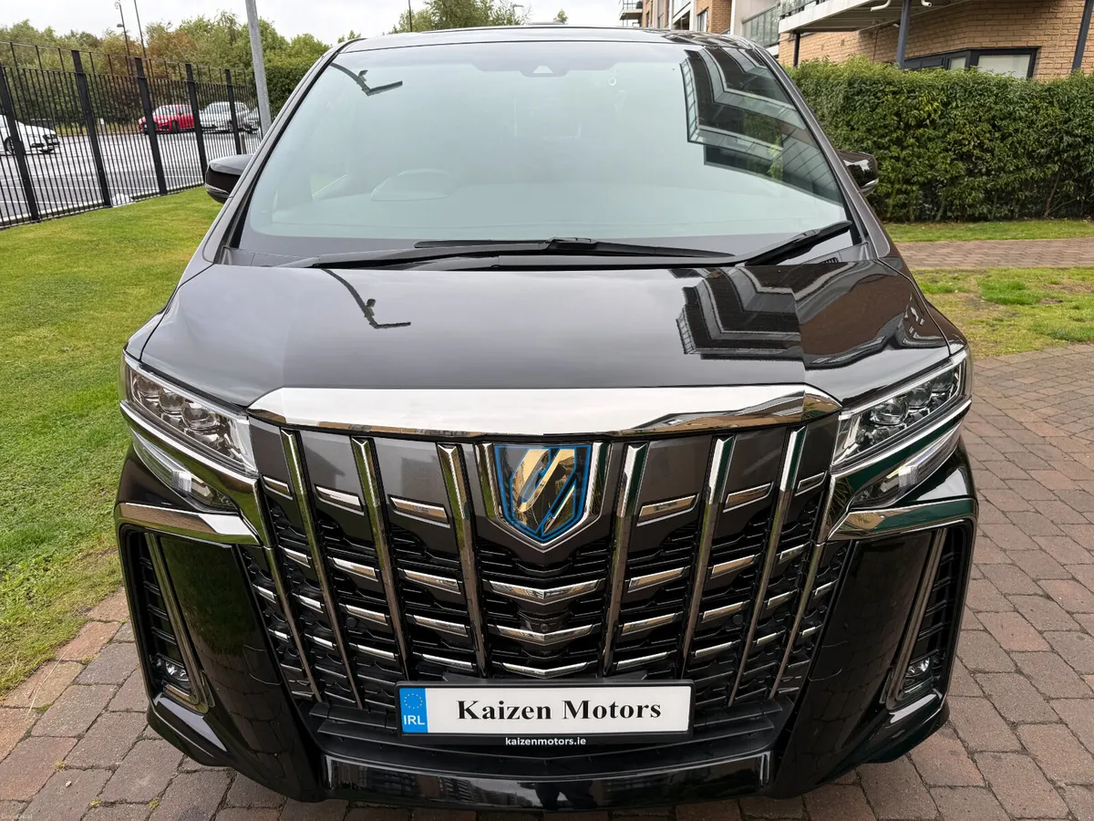 2023 Toyota Alphard - Image 2