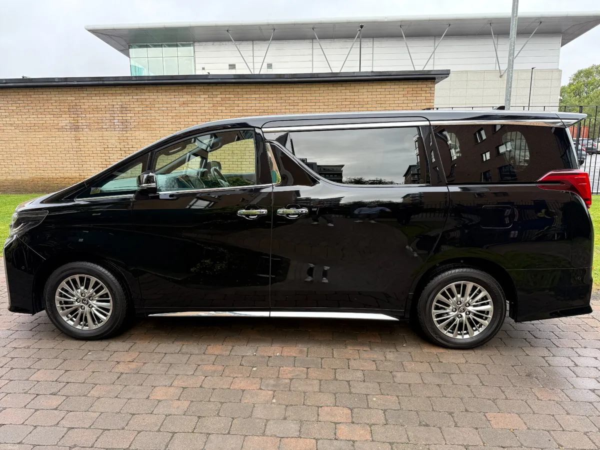 2023 Toyota Alphard - Image 4