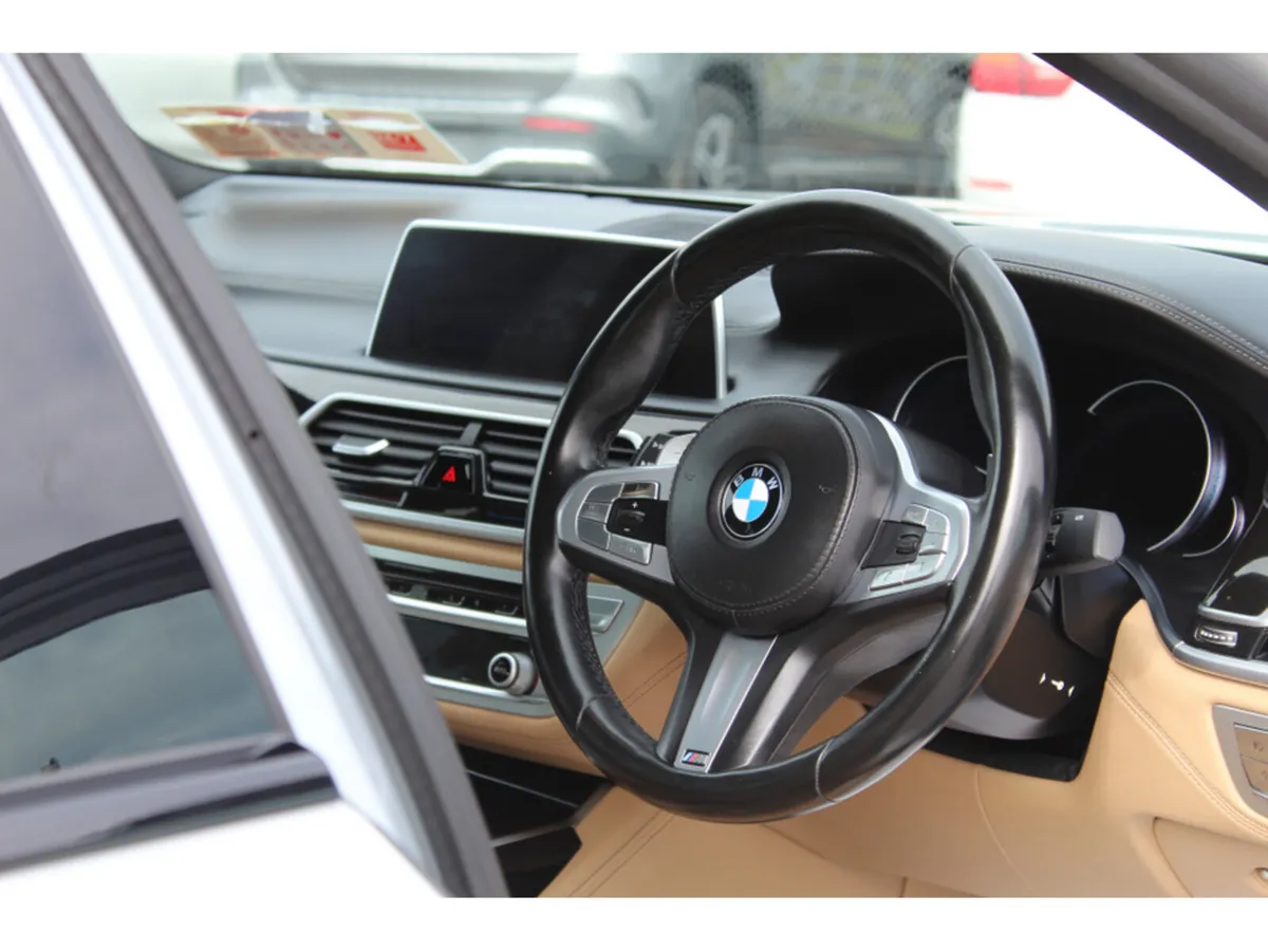 BMW 7-Series 730D M SPORT  *Sunroof* - Image 2