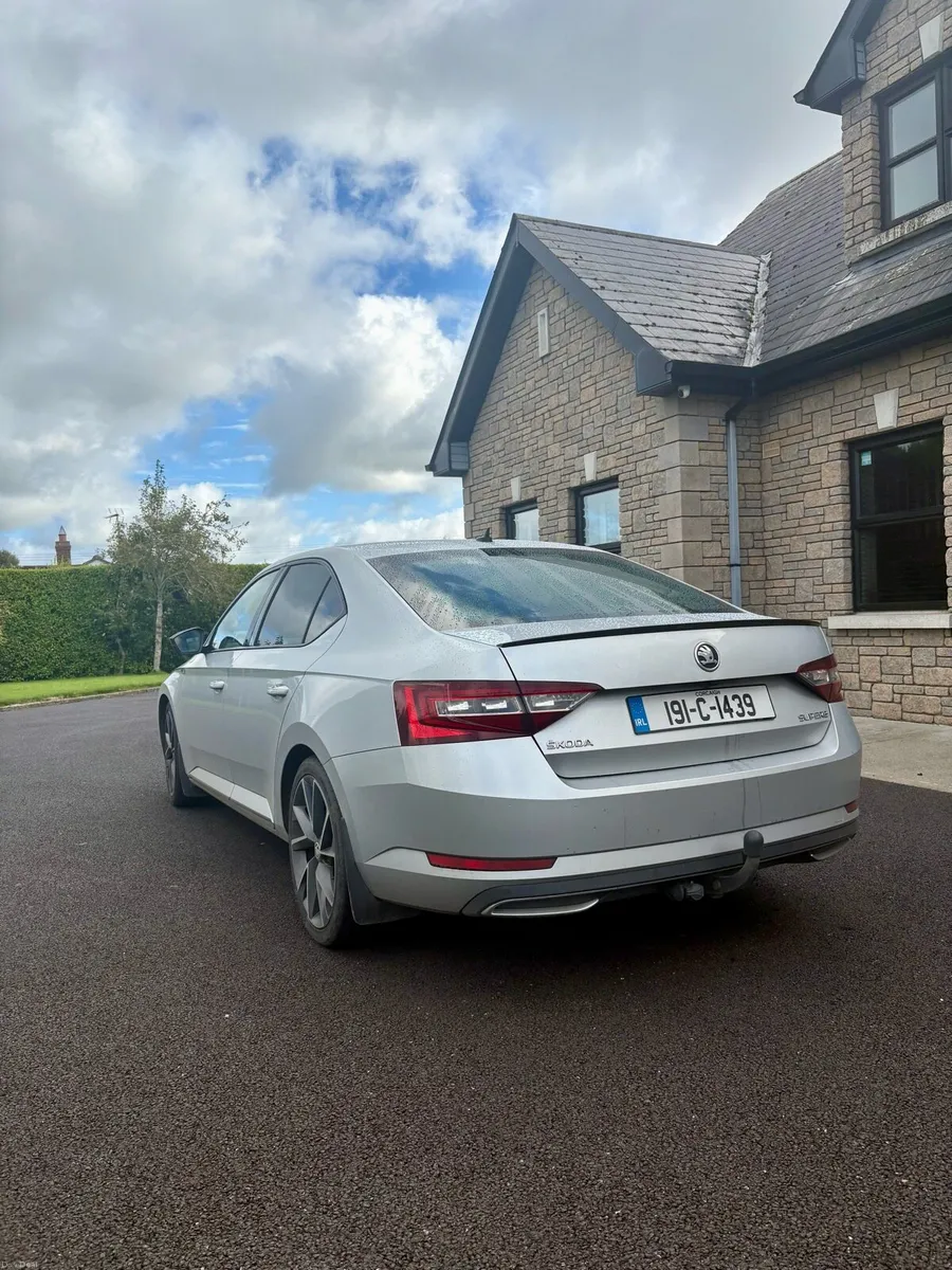Skoda Superb Sportline 2019 - Image 4