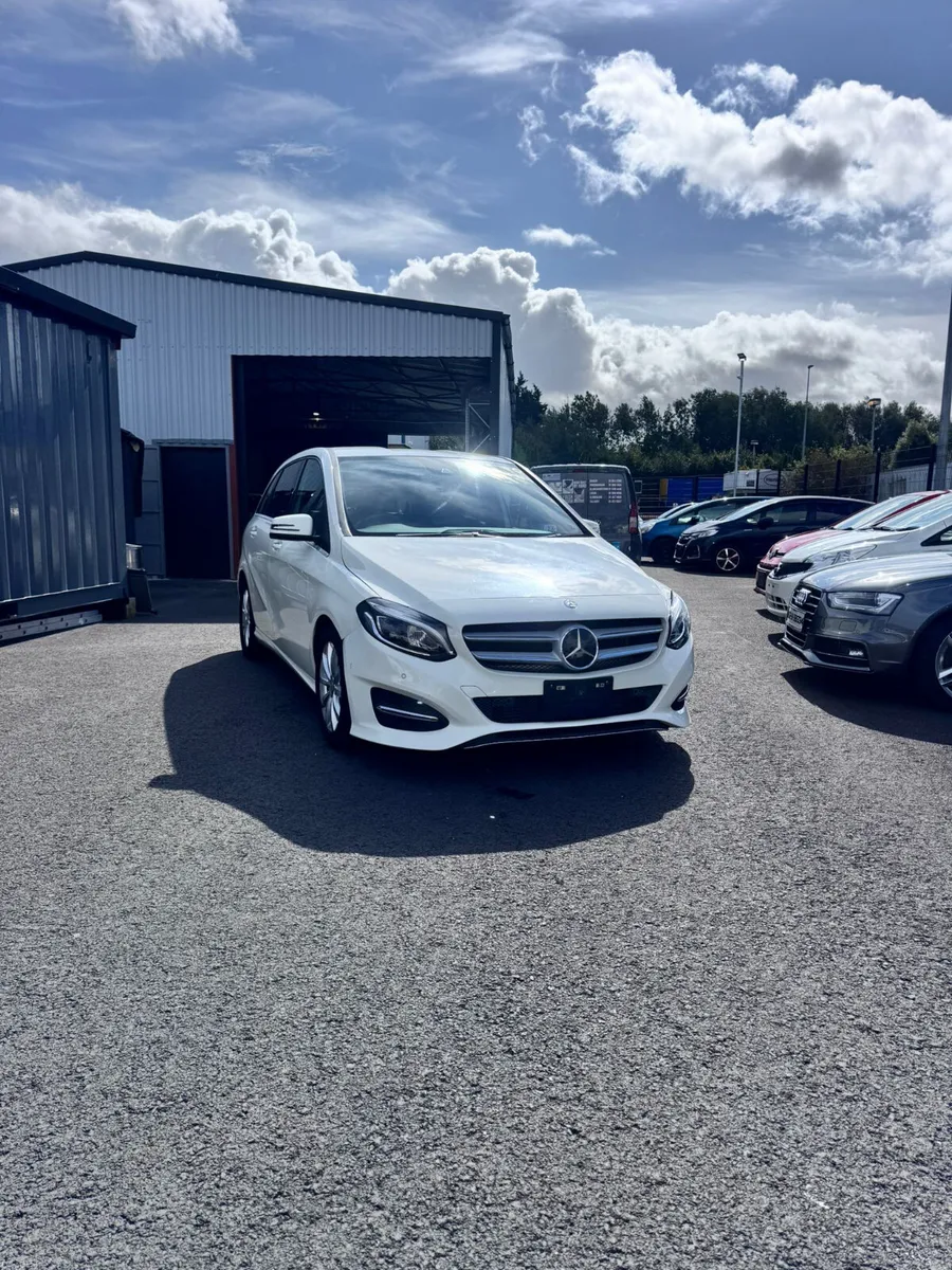 Mercedes-Benz B 180 2014 - Image 1