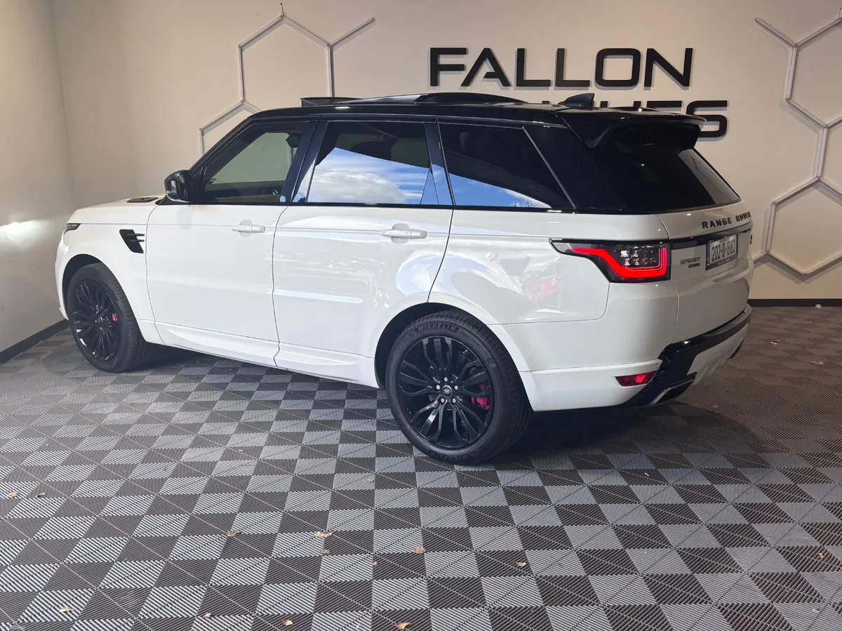 LAND ROVER RANGE ROVER SPORT P400e HIGH SPEC - Image 4