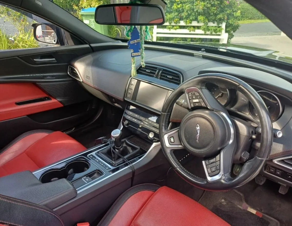 STUNNING **JAGUAR XE R SPORT** - Image 1