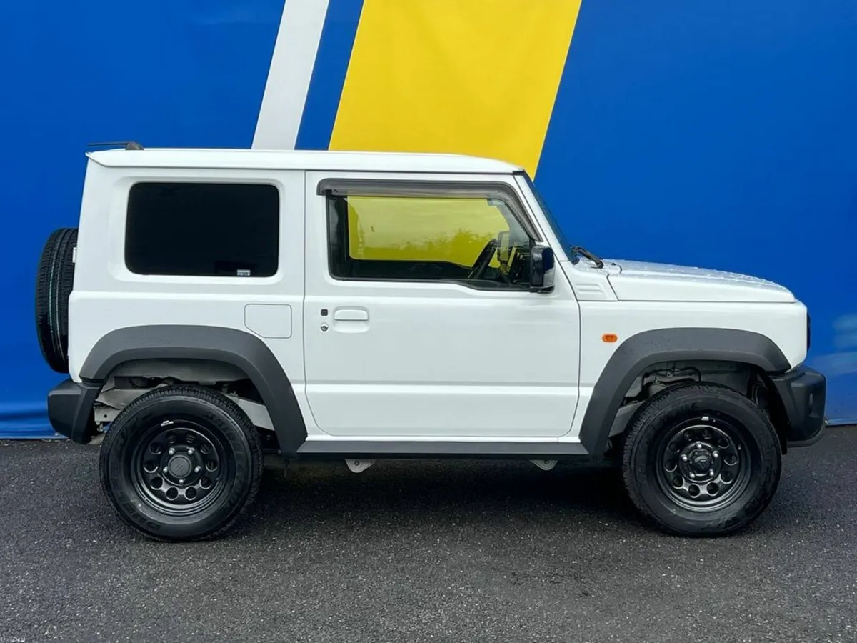 Suzuki Jimny 1.5 MANUAL AWD // 4 SEATER // LOW-RAT - Image 2