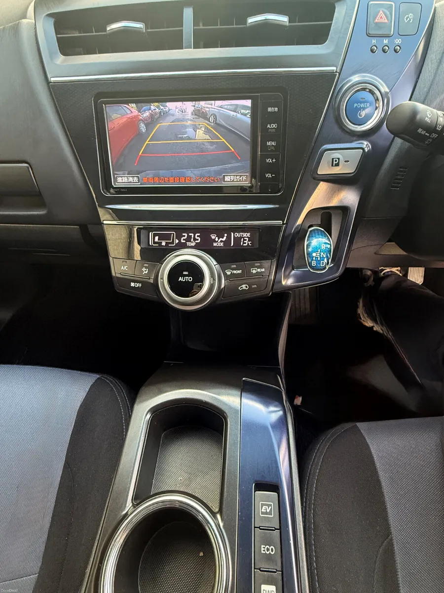 Toyota  Prius  plus 2016 Automatic 7 seater - Image 3