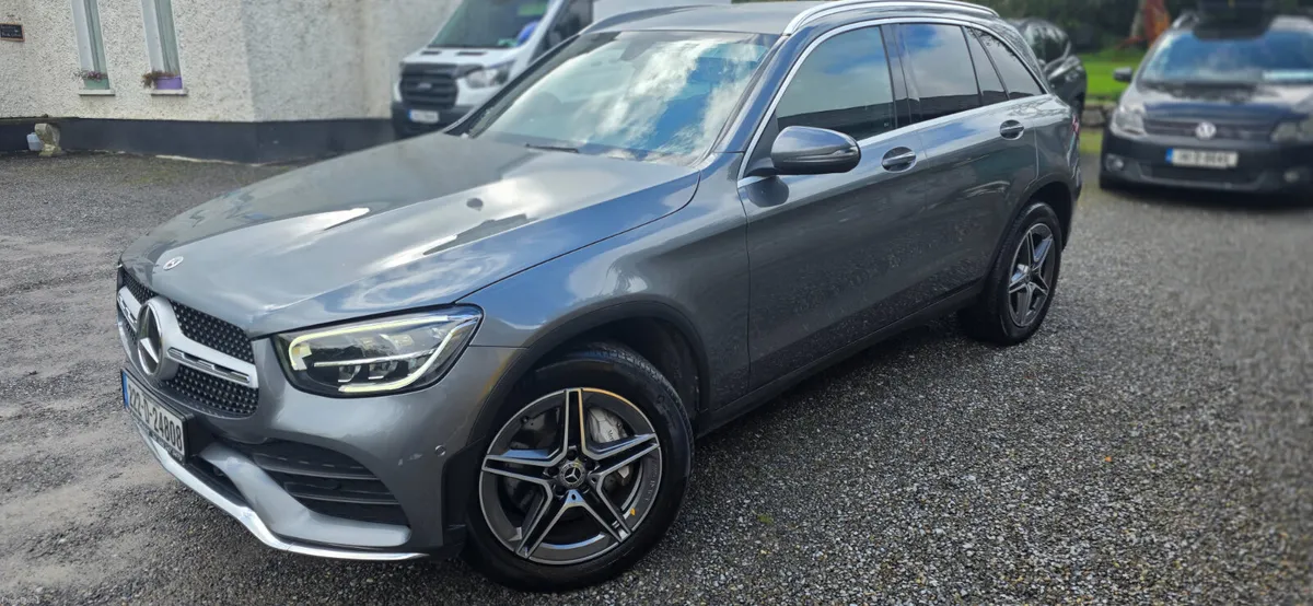 Mercedes-Benz GLC 2022 AMG LINE - Image 3