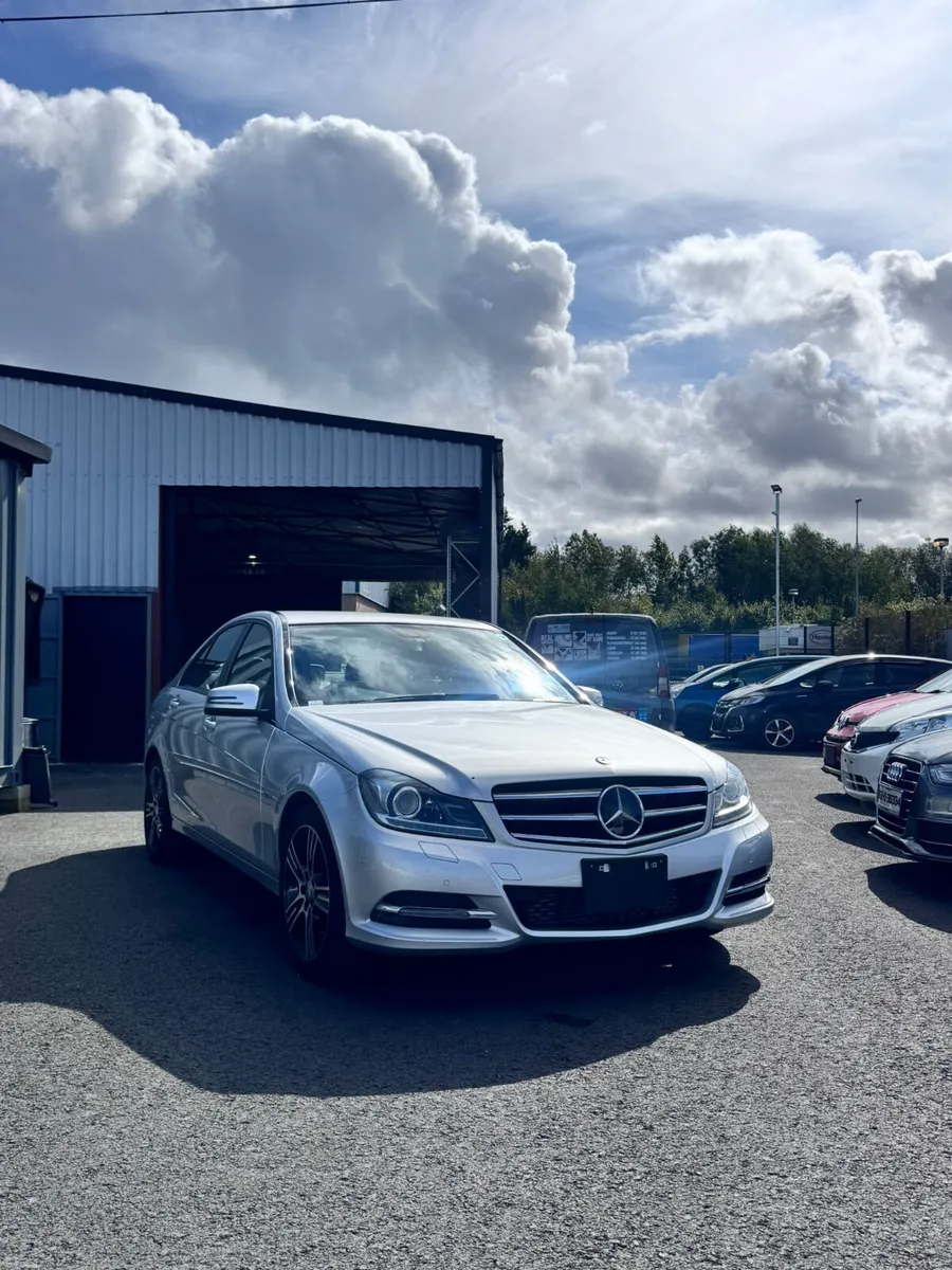 Mercedes-Benz C 180 Saloon - Image 2