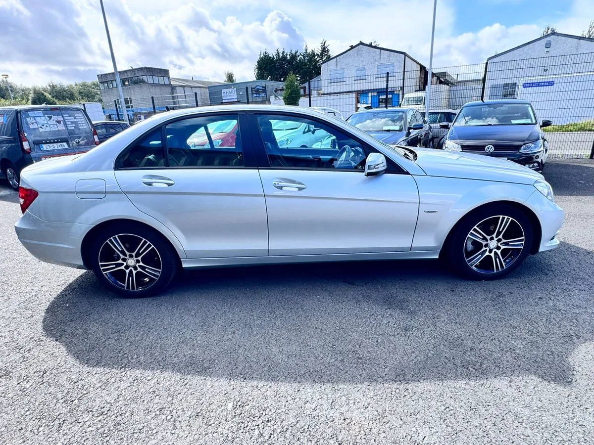 Mercedes-Benz C 180 Saloon - Image 4