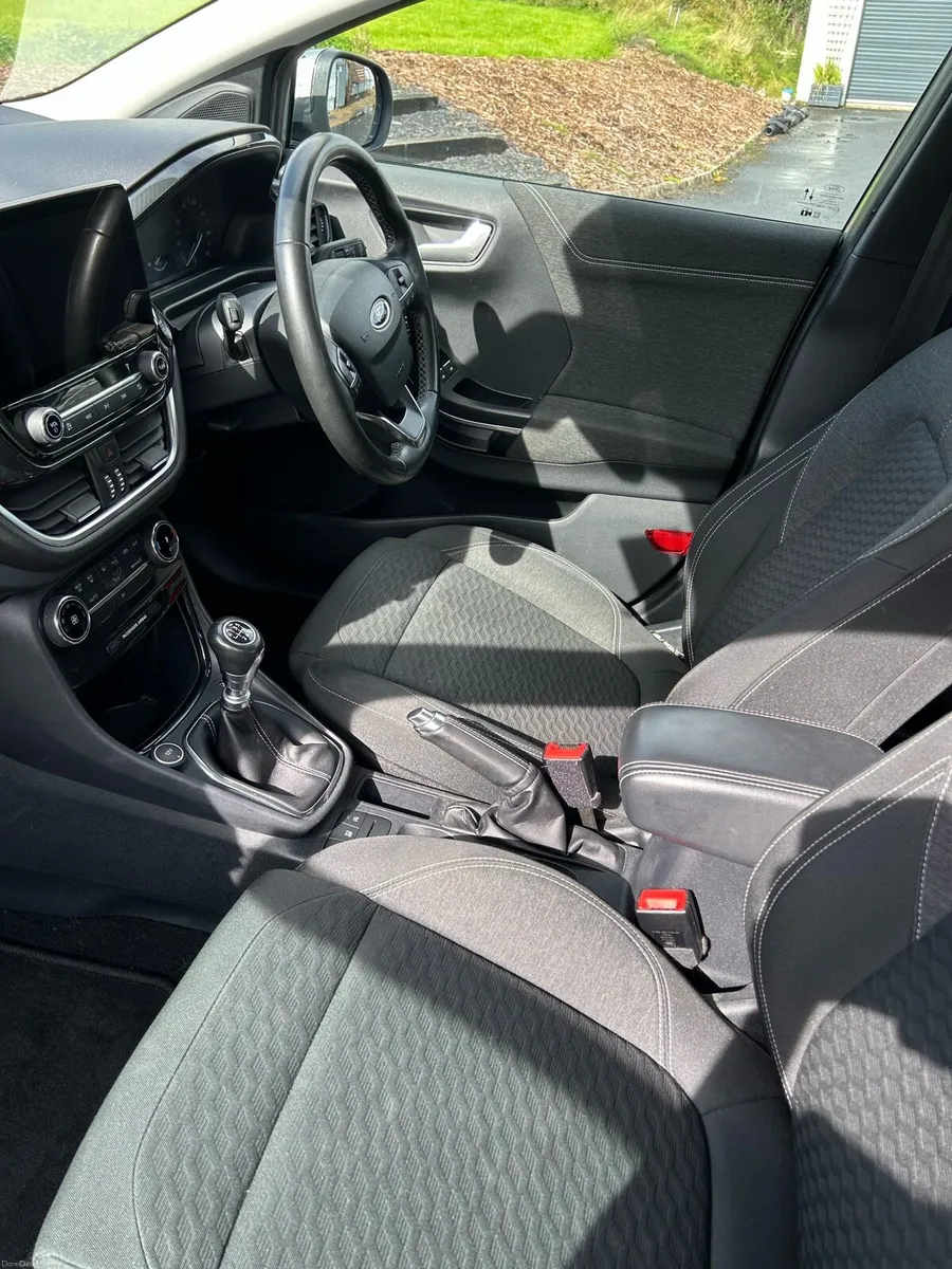 211 Ford Puma 1.5 D 120hp Titanium - Image 2