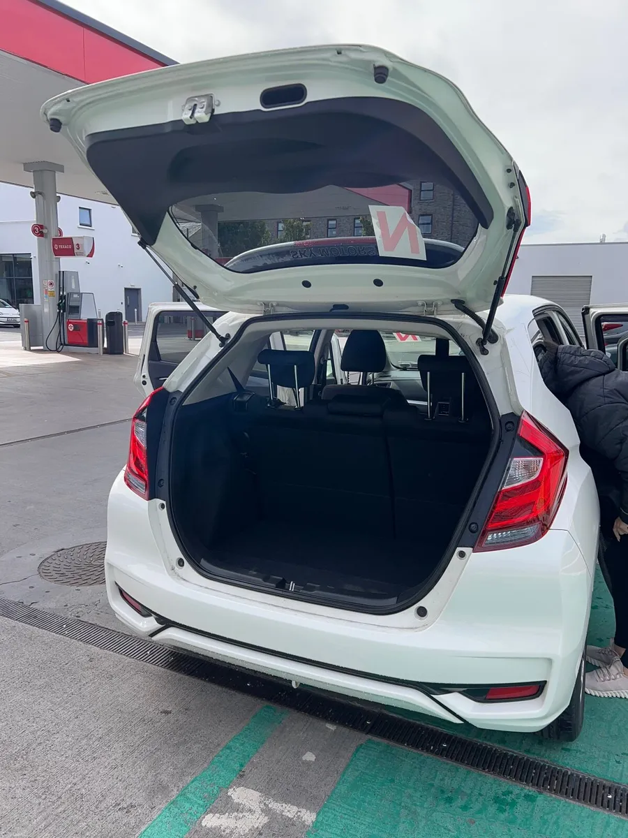 Honda Fit 2018 ** NCT 09/2027 ** - Image 3