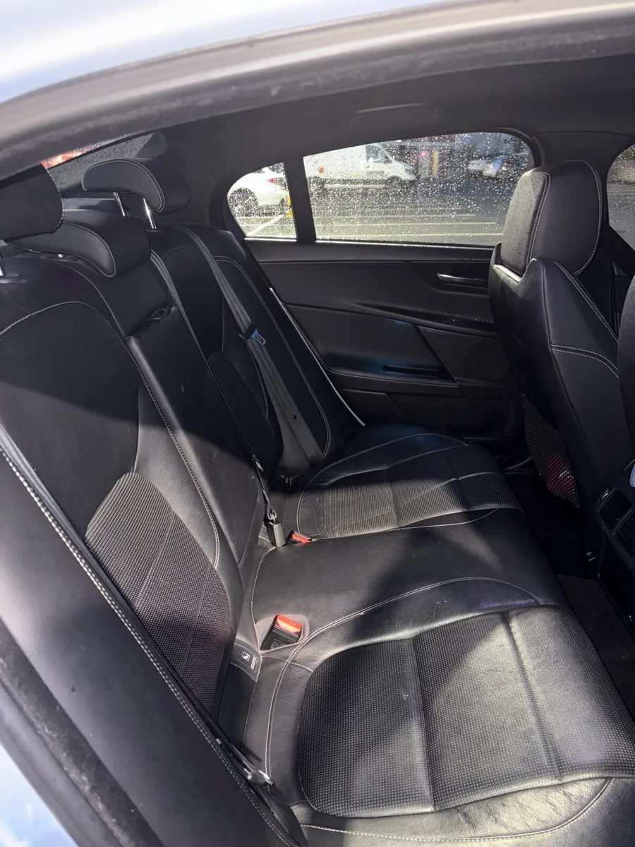 Jaguar XE R-Sport 2.0L Diesel Automatic - Image 4