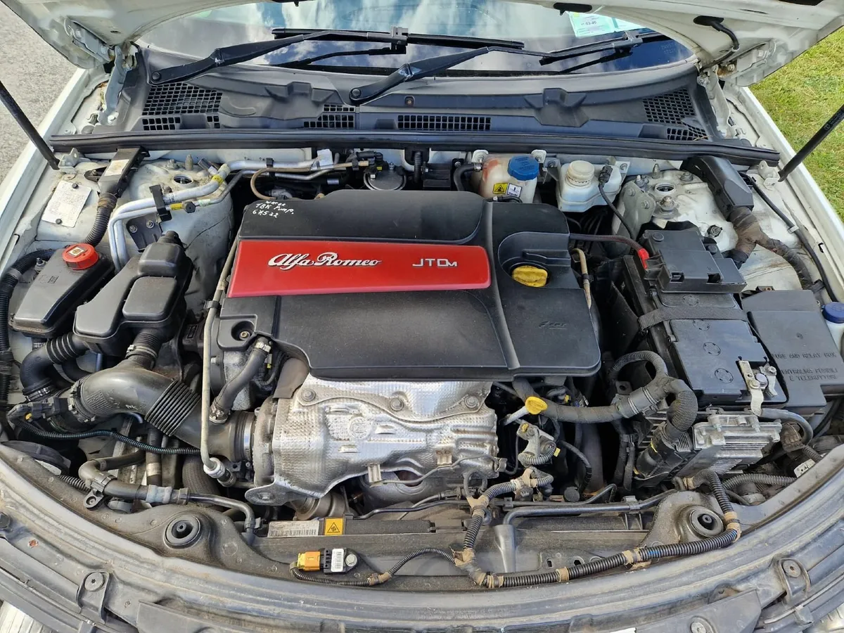 Alfa Romeo 159 2011 - Image 4