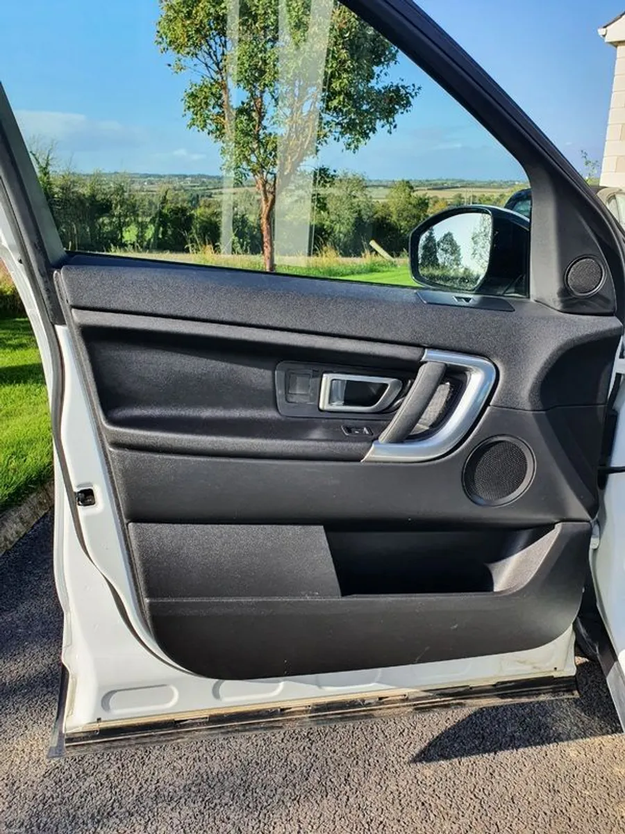 2017 Land Rover Discovery Sport SE TD4 model - Image 2