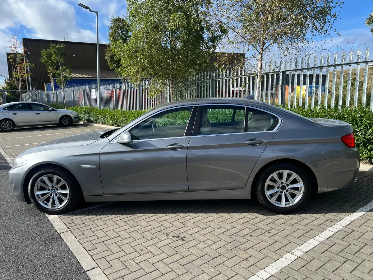 BMW 5-Series 2011 Automatic - Image 4