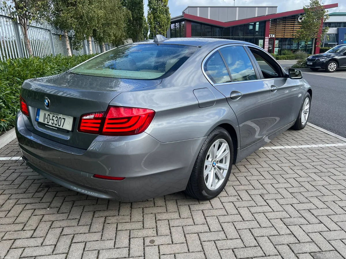 BMW 5-Series 2011 Automatic - Image 2