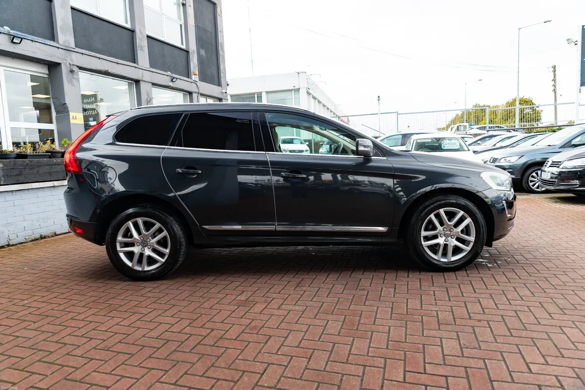 Volvo XC60 2.0DS SE LUXURY EDITION 5DR ESATE PANRO - Image 2