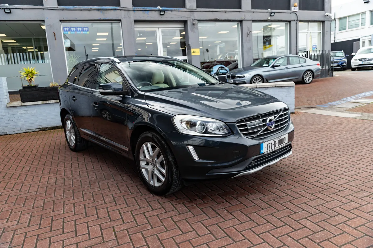 Volvo XC60 2.0DS SE LUXURY EDITION 5DR ESATE PANRO - Image 1