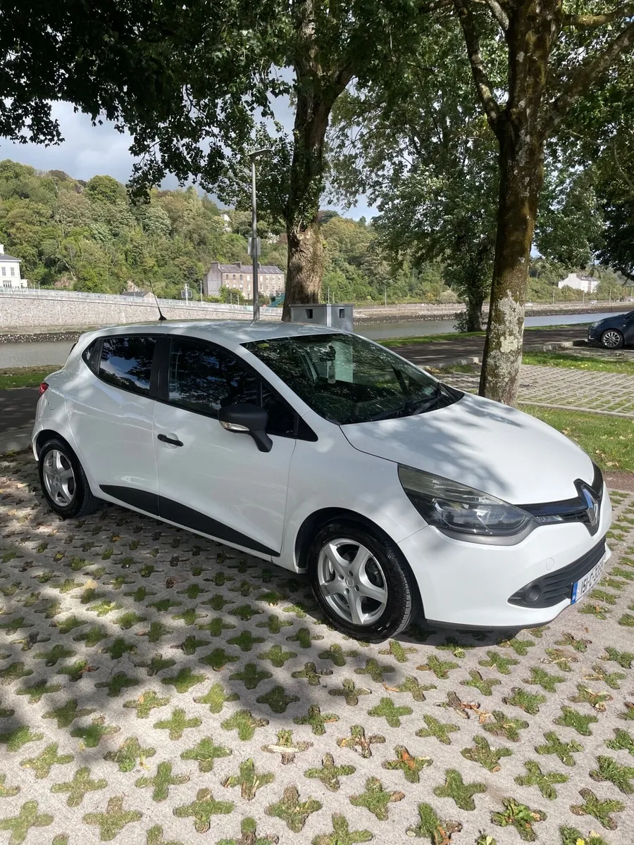 Renault Clio 2015 - Image 1