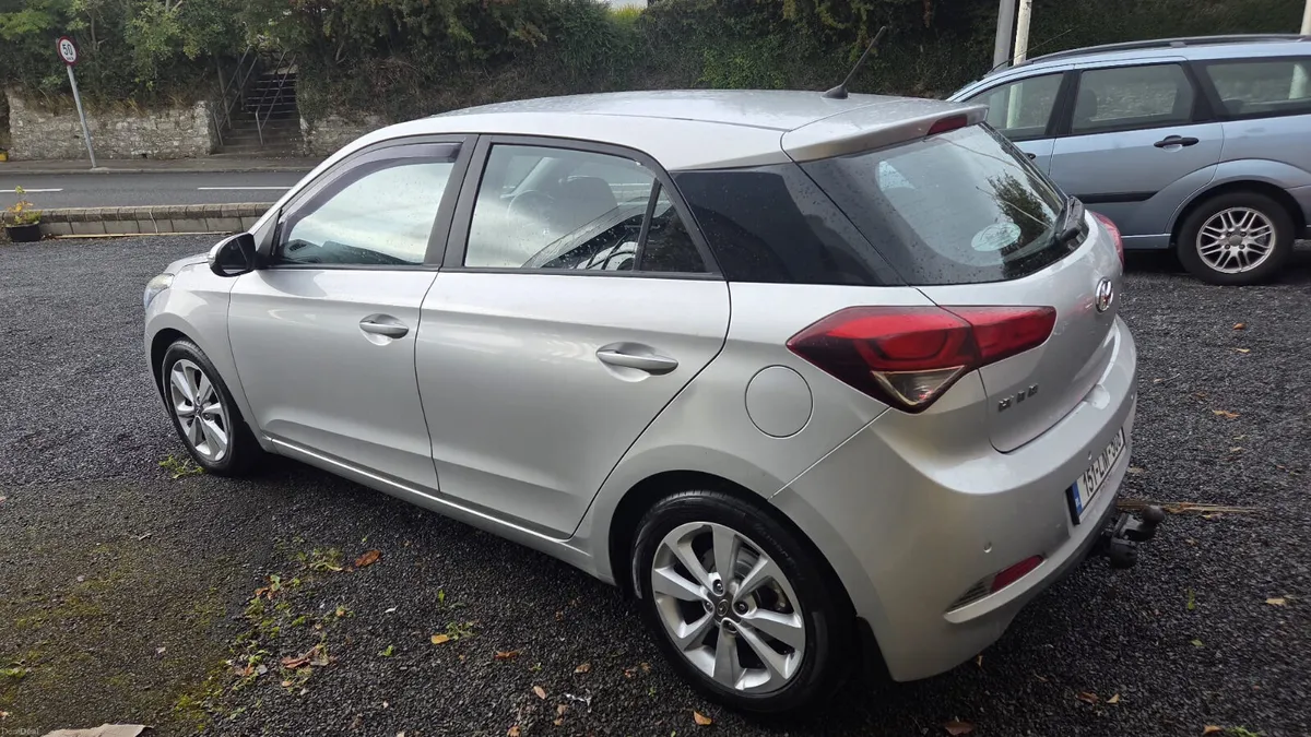 Hyundai i20 - LIKE NEW - FINANCE AVAILABLE - Image 4