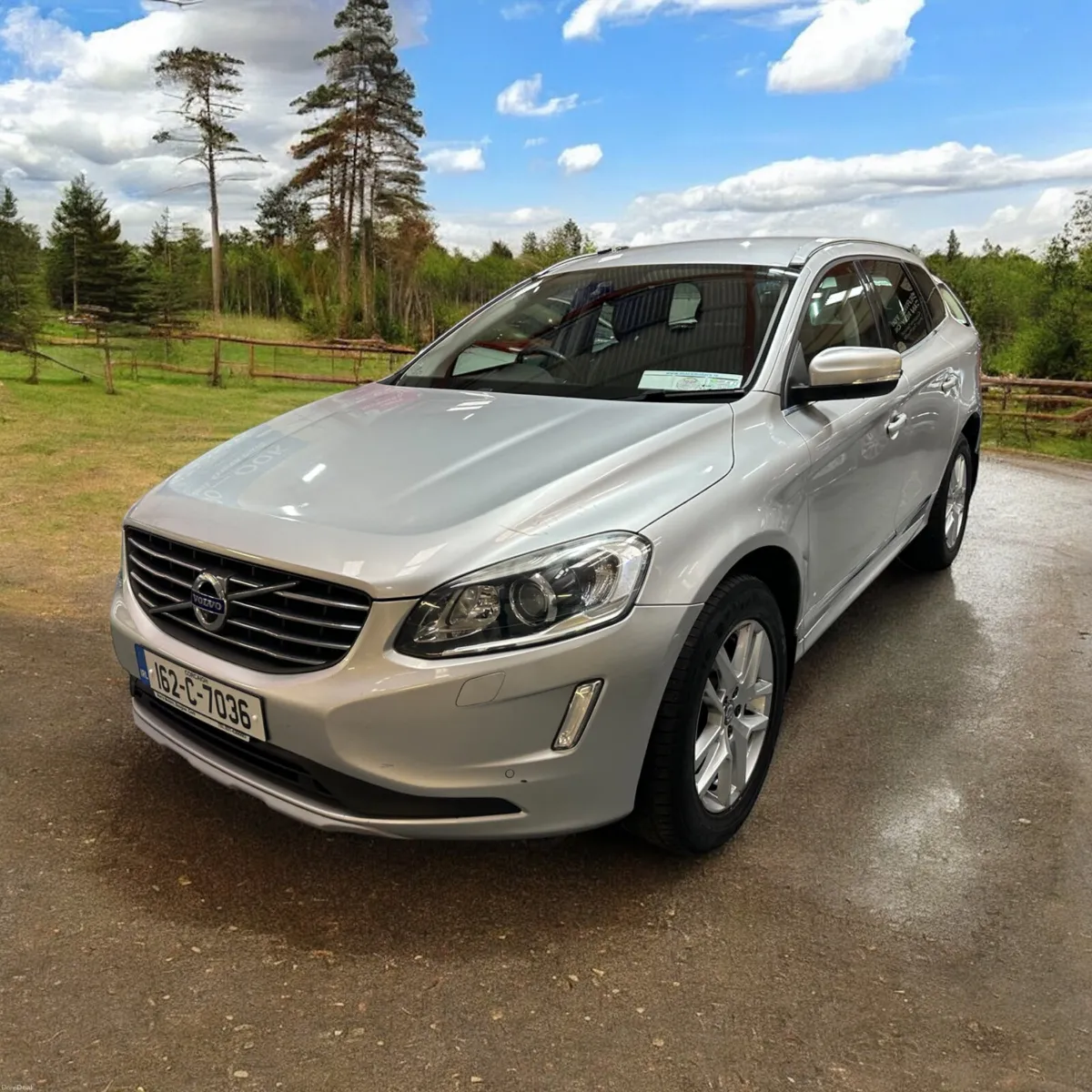 Volvo XC60 D4 (190hp) FWD SE LUX - Image 1