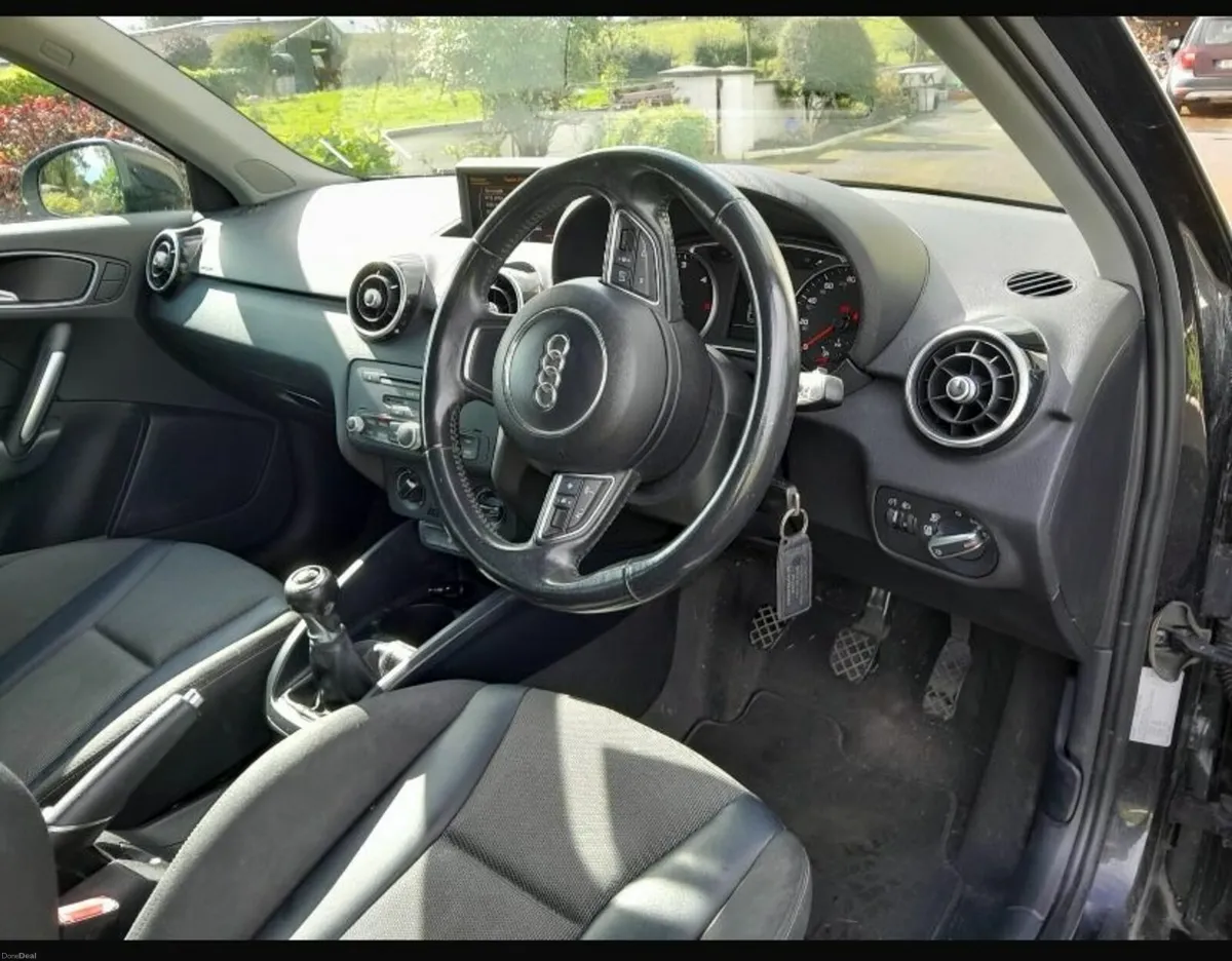 Audi A1 2012 - Image 2