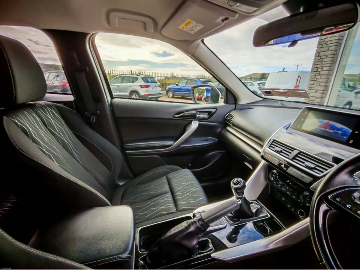 MITSUBISHI ECLIPSE CROSS ECLI INTENSE 6MT 4DR - Image 4