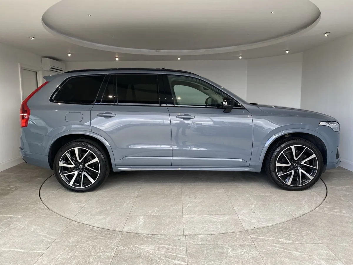 Volvo XC90 2022 - Image 4