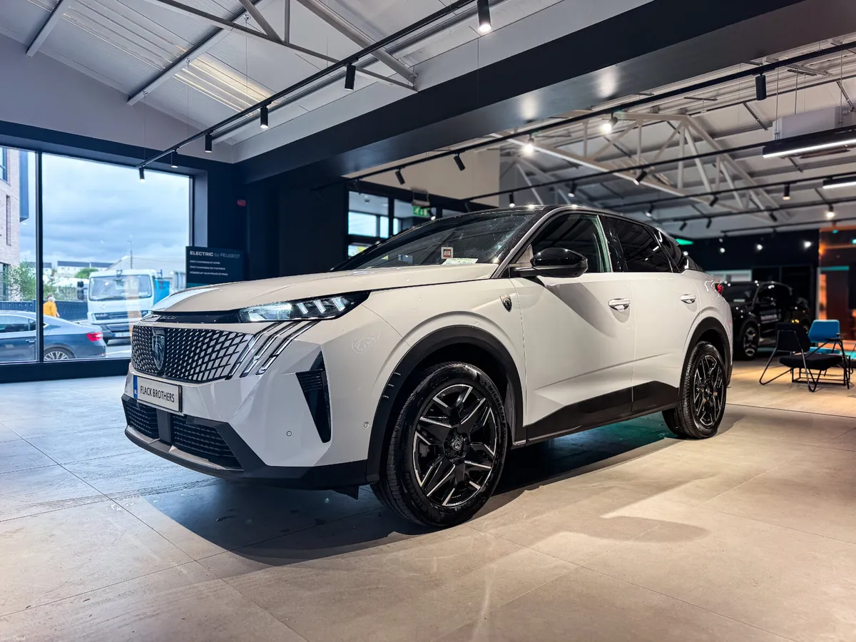 2025 Peugeot 3008 GT 1.2 MHEV 136 E-DCT6 - Image 2