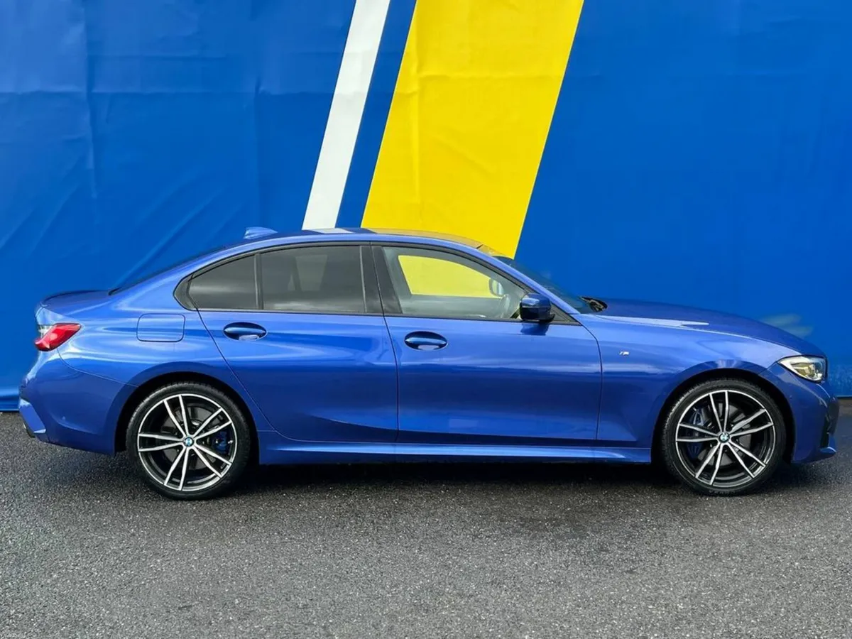 BMW 3-Series 330e M-SPORT 2.0 HYBRID AUTO // LEATH - Image 2