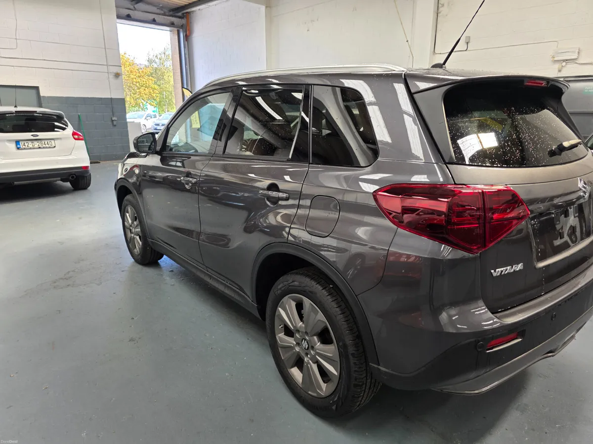 New Suzuki Vitara Motion Auto Hybrid - Image 4