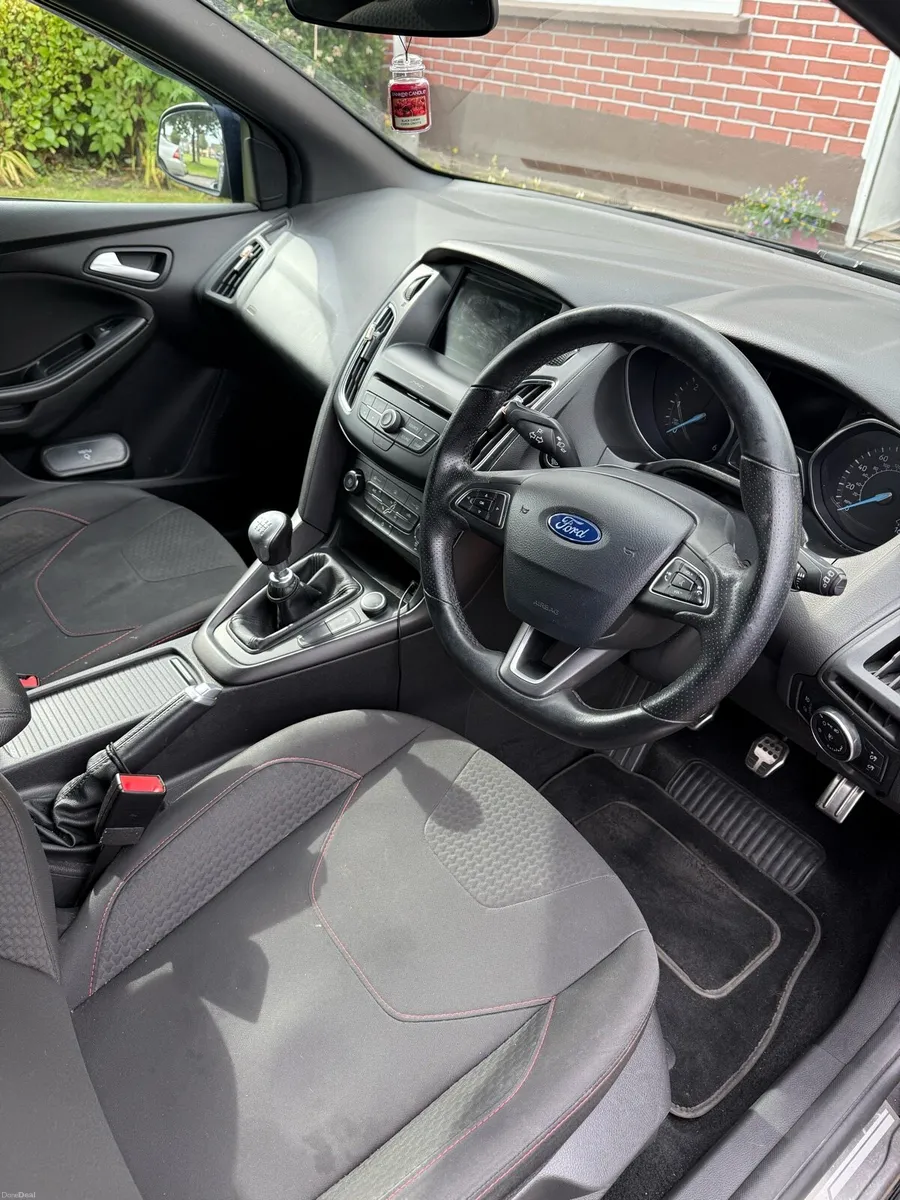 171 Ford Focus ST Line - Image 3