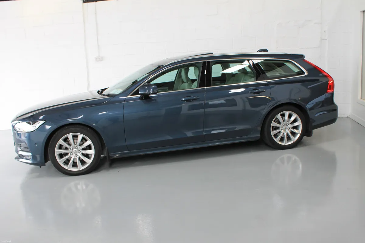 Volvo V90 2020, Momentum Automatic €624p/m - Image 4