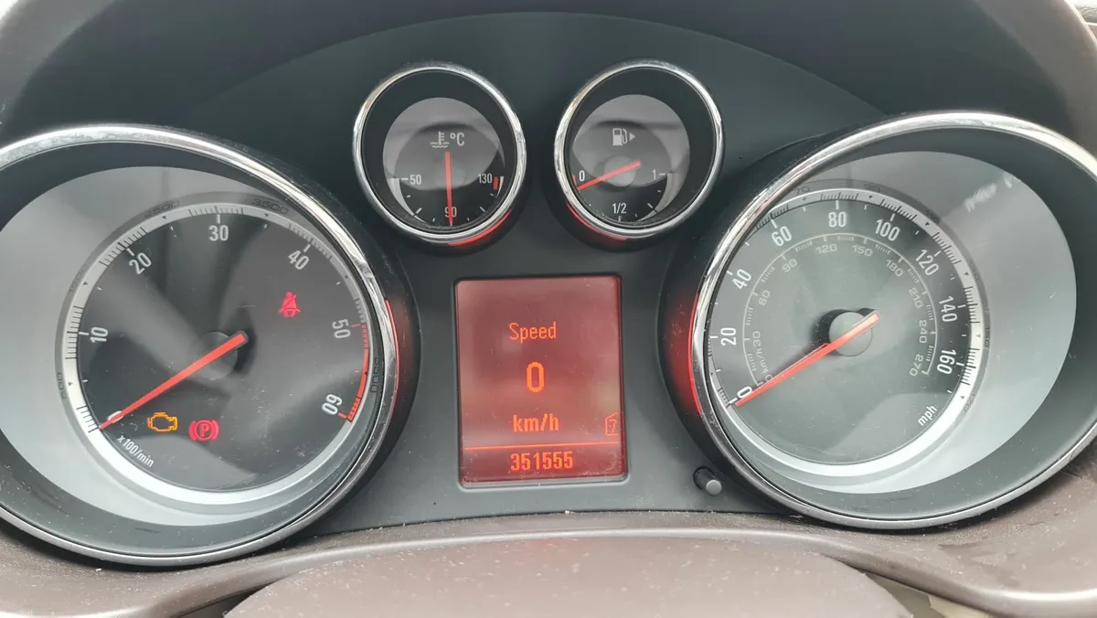 Vauxhall Insignia 2011 - Image 1