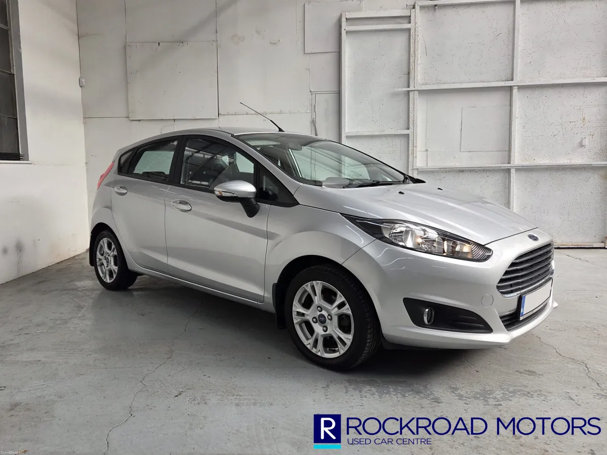 Ford FiestaZetec 1.25,  2016 - Image 1