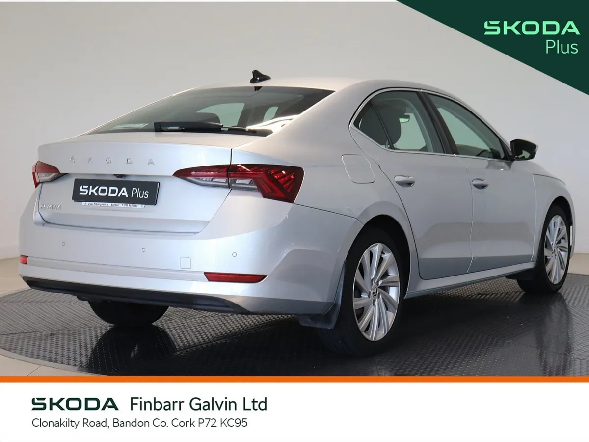 Skoda Octavia 2.0 TDI DSG STYLE - Image 3
