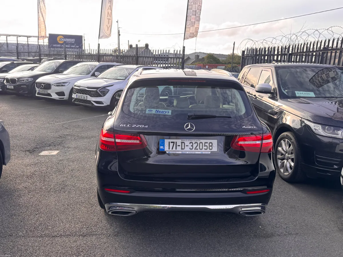 17 Mercedes-Benz GLC Automatic - Image 5
