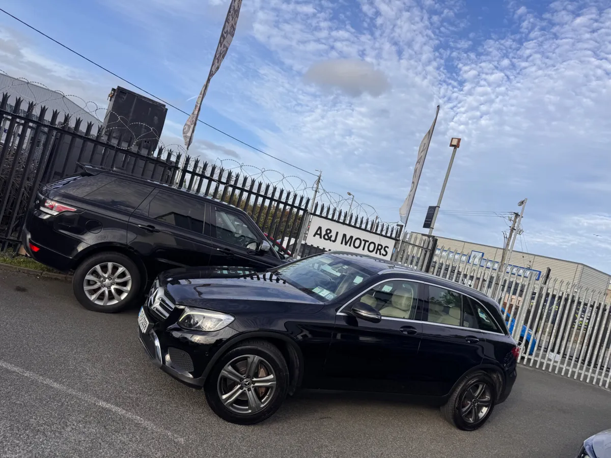 17 Mercedes-Benz GLC Automatic - Image 2