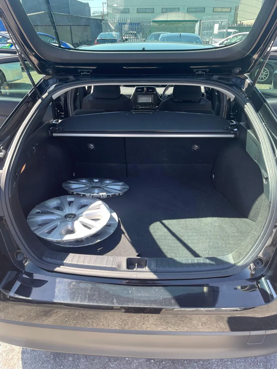 2021 Toyota Prius Self Charge Hybrid Automatic - Image 4