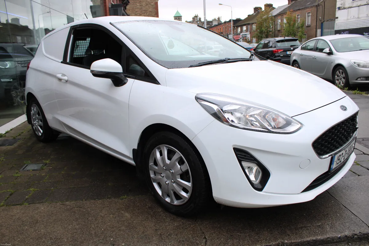 FORD FIESTA VAN 1.5 2019 2 SEAT - Image 2
