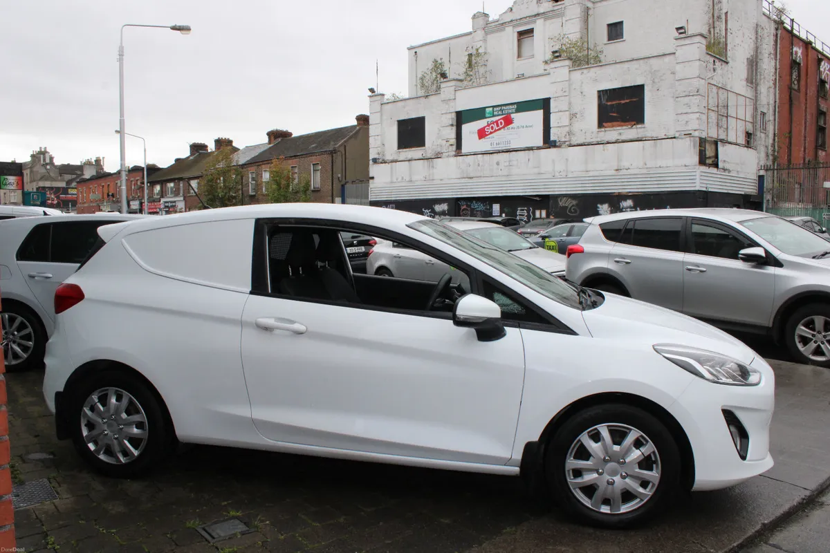 FORD FIESTA VAN 1.5 2019 2 SEAT - Image 3