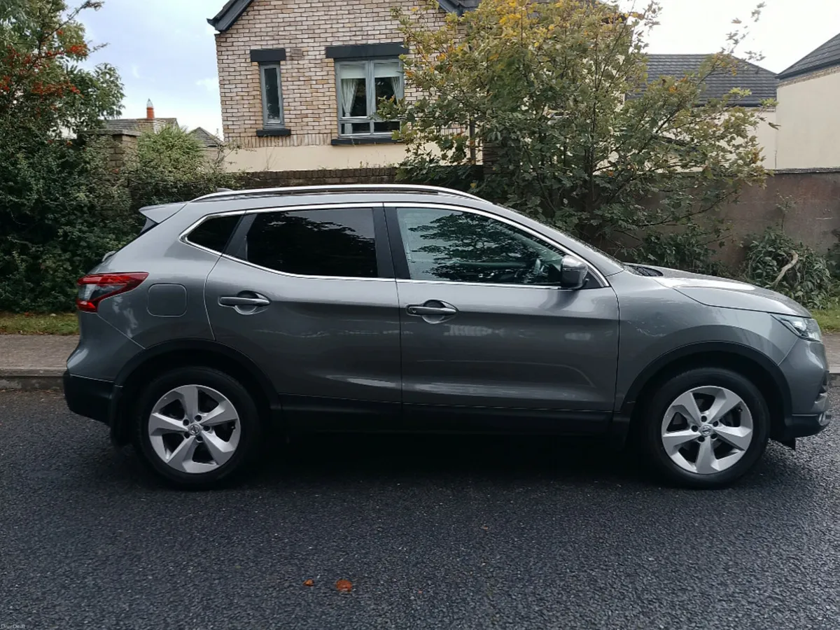 Nissan Qashqai 1.5 SV 18 4DR - Image 2
